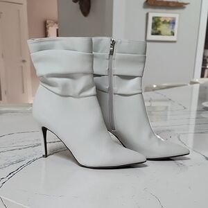 Elegant White Ankle Boots, Size 9
